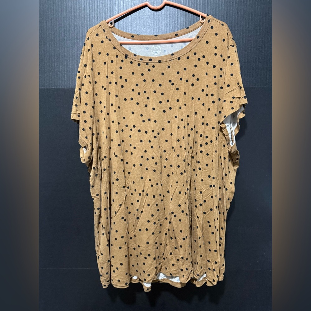 🎋Maurices 24/7 Plus Size Tan Black Polka Dot Short Sleeve Top